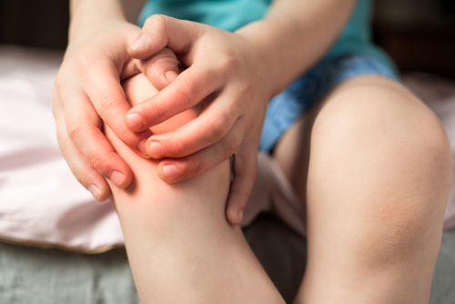 Cos’è l’osteomielite, sintomi e trattamento
