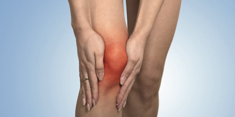 Artrosi del ginocchio: le 3 terapie che riducono dolore e rigidità meglio di farmaci e chirurgia 1 Perché evitare l’abuso di farmaci e la corsa precoce alla chirurgia: le riflessioni per non aggravare l'artrosi