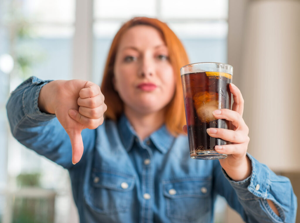 Le bibite zuccherate non aumentano il rischio di demenza se consumate da adulti: lo dice uno studio internazionale 1 Gli effetti negativi delle bibite zuccherate su obesità e malattie croniche non sono in discussione