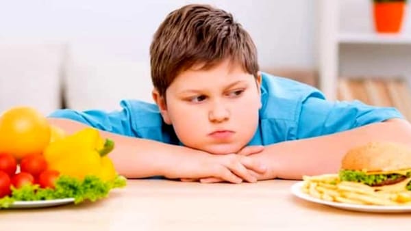 Meglio prevenire da piccoli: il sovrappeso infantile accorcia la vita 1 Intervenire sullo stile di vita: primo passo fondamentale per combattere il sovrappeso infantile