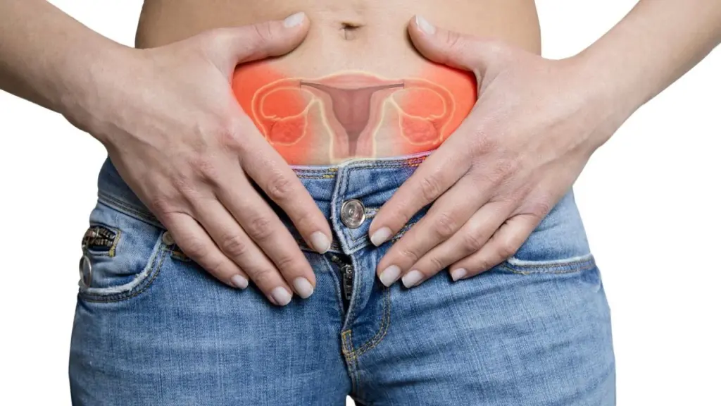 Tumore ovarico, più attenzione al benessere delle pazienti grazie a terapie personalizzate 1 Visite specialistiche e prevenzione: strumenti fondamentali per una diagnosi precoce del tumore ovarico