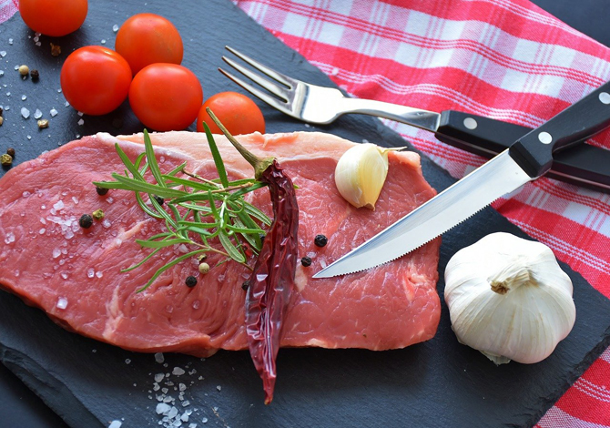 Alimentazione, le nuove linee guida Usa puntano su più proteine e meno cibi ultra-processati 1 Visite specialistiche e prevenzione: le nuove linee guida di una alimentazione sana