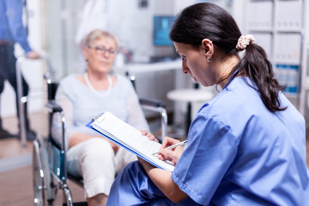 SANITÀ, MILLEPROROGHE. NURSING UP: APPROVATA DEROGA SULLE INCOMPATIBILITÀ FINO AL 2027. DE PALMA: «ANCORA UNA VOLTA NON SI RISOLVE IL PROBLEMA. SERVIVA UNA SCELTA DI CORAGGIO» 1 infermieri nel privato sanita oggi