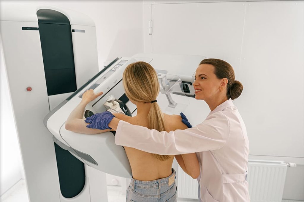 Tumore al seno, la nuova campagna nazionale punta a ridurre le recidive e rafforza il lavoro di squadra nella prevenzione 1 Visite oncologiche e prevenzione delle recidive
