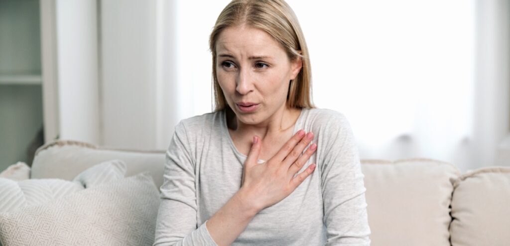 Obesità negli anziani, perché riduce la capacità respiratoria e come proteggere i polmoni 1 Visite specialistiche e prevenzione respiratoria