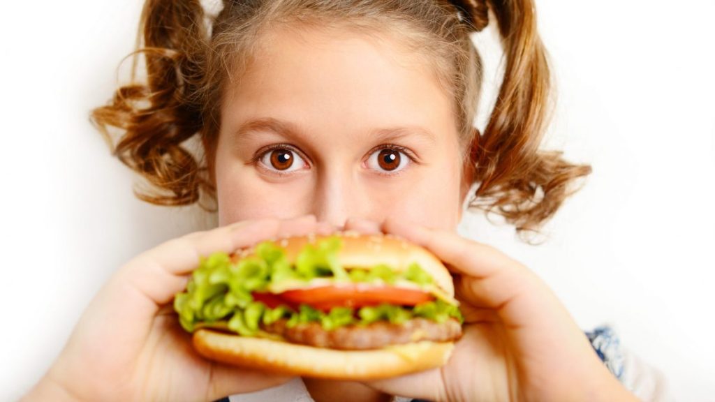 Perché il cibo può influenzare il cervello
