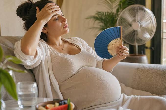 Gravidanza e caldo estremo: come proteggere mamma e bambino durante le ondate di calore 1 Visite specialistiche mirate, sintomi e diagnosi