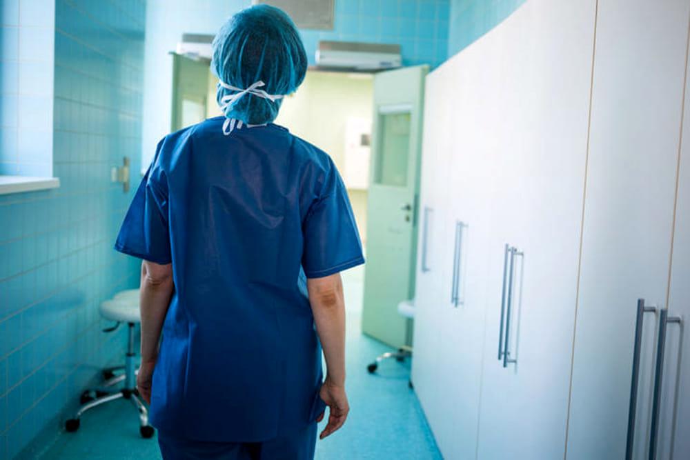SANITÀ, APPROFONDIMENTO NURSING UP: INFERMIERI TRA LE PROFESSIONI IN ASSOLUTO PIÙ ESPOSTE AI RISCHI PER LA SALUTE. TURNISTI NOTTURNI: FINO AL 26% IN PIÙ DI MORTALITÀ GENERALE E +71% PER CAUSE CARDIOVASCOLARI RISPETTO AI COLLEGHI DIURNI. 1 infermieri suicidio
