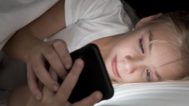20250314170200adolescentesonnosmartphone