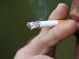 7157898_09165705_italia_fuma_di_piu_20_anni_dopo_fumatori_aumentano 7157898 09165705 italia fuma di piu 20 anni dopo fumatori aumentano