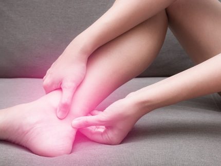 Achilles Tendinitis with red spot, Injury after exercising and running. Need to see doctor for treatment ?brizy media=34104&brizy crop=iW%3D372%26iH%3D248%26oX%3D20%26oY%3D0%26cW%3D331%26cH%3D248
