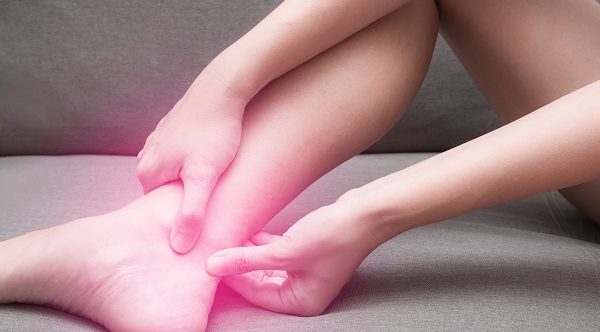 Achilles Tendinitis with red spot, Injury after exercising and running. Need to see doctor for treatment News tendinopatie