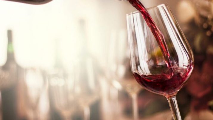 attacco hacker vino acqua cianuro