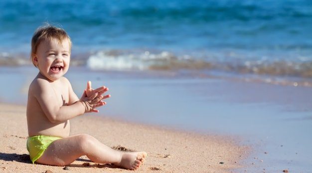 bambini in spiaggia 626x350 1