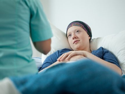 View,Of,Doctor,And,Patient,With,Cancer ?brizy media=33918&brizy crop=iW%3D372%26iH%3D248%26oX%3D20%26oY%3D0%26cW%3D331%26cH%3D248