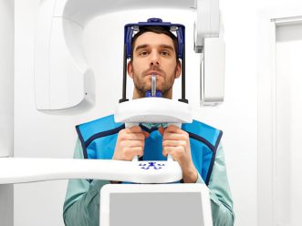 posizione-paziente-ortopantomografia posizione paziente ortopantomografia
