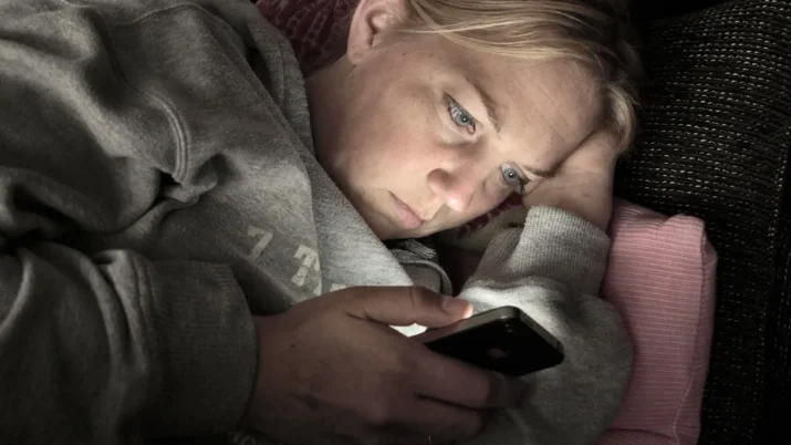 telefonia mobile news la dipendenza da smartphone causa disturbi del sonno 18bb096162