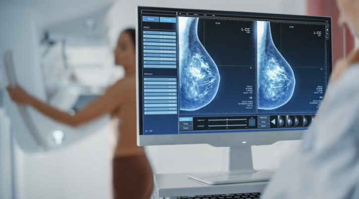 Computer,Screen,In,Hospital,Radiology,Room:,Beautiful,Multiethnic,Adult,Woman tumoresenoesame e1693470370279